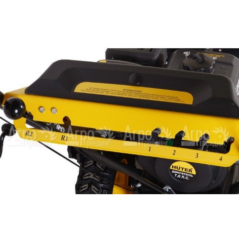 Бензиновый снегоуборщик Huter SGC 4000 в Москве