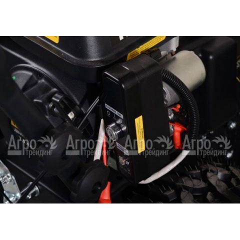 Бензиновый снегоуборщик Huter SGC-5500В в Москве