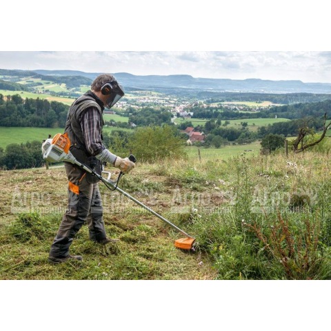 Бензокоса (бензиновый триммер) Stihl FS 235 в Москве